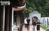 Tấp nập đến Văn Miếu cầu may trước ngày thi THPT Quốc gia 2017
